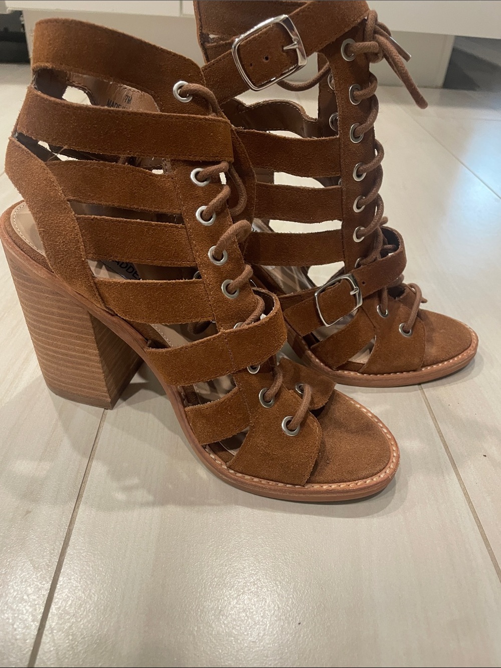 Steve Madden Brown Suede Strappy Block Heel Sandals never worn